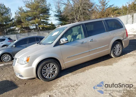 2015 Chrysler Town & Country Touring-L z USA, uszkodzony, nr VIN 2C4RC1CG1FR657501